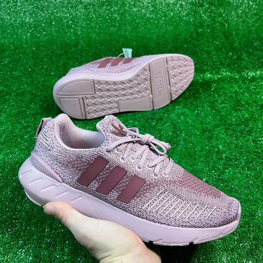 Adidas SWIFT RUN 22 SHOES |womens size 7,8.5| NEW