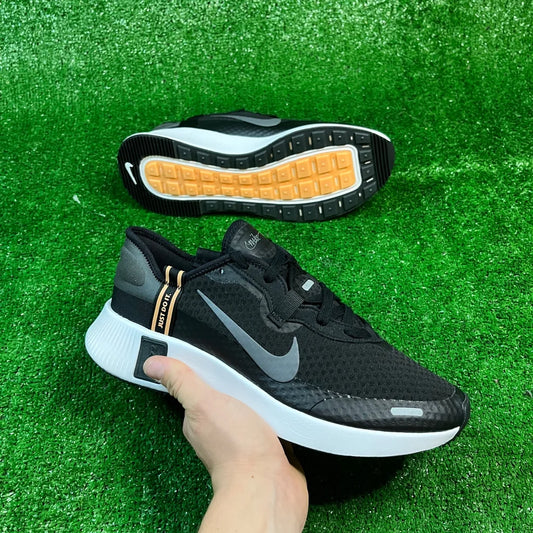 Nike Women's Reposto Sneaker wmns size 10.5 NEW