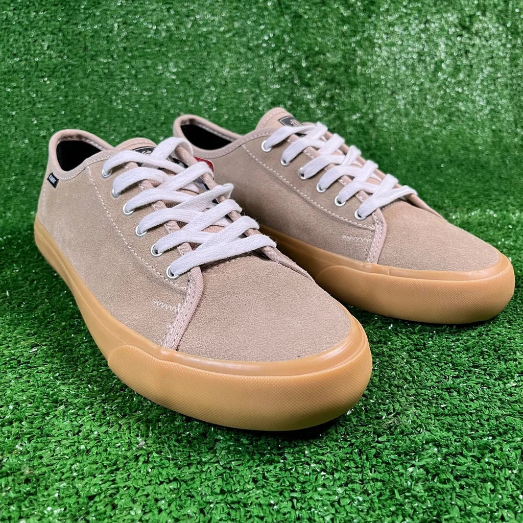 Mens Element Pitch shoes |mens size 7| NEW